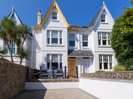 4 bedroom Cottage for rent in St Ives
