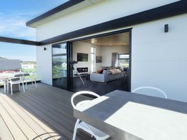 Southern Breeze - Colac Bay Beach House -  - 1159371 - thumbnail photo 3