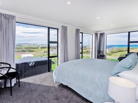 Southern Breeze - Colac Bay Beach House -  - 1159371 - thumbnail photo 6