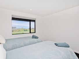 Southern Breeze - Colac Bay Beach House -  - 1159371 - thumbnail photo 11