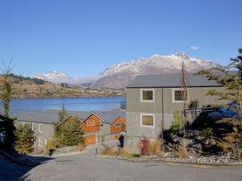 Alpine Vista - Queenstown Holiday Home -  - 1159372 - thumbnail photo 4