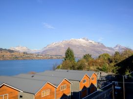 Alpine Vista - Queenstown Holiday Home -  - 1159372 - thumbnail photo 15