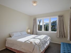 CocoLoco - Waitarere Beach Holiday Home -  - 1159455 - thumbnail photo 17