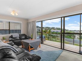 Seaview Lookout - Mangawhai Heads Holiday Home -  - 1159520 - thumbnail photo 6