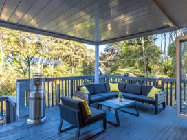 Island Sanctuary - Waiheke Holiday Home -  - 1159782 - thumbnail photo 9