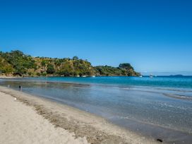 Island Sanctuary - Waiheke Holiday Home -  - 1159782 - thumbnail photo 19