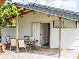 Ruakaka Holiday Escape - Ruakaka Holiday Home -  - 1159783 - thumbnail photo 23