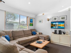 Ruakaka Holiday Escape - Ruakaka Holiday Home -  - 1159783 - thumbnail photo 7