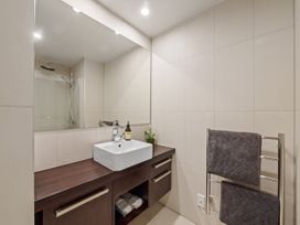 Spacious Cayman Mount Maunganui Apartment -  - 1159784 - thumbnail photo 17