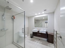 Spacious Cayman Mount Maunganui Apartment -  - 1159784 - thumbnail photo 24