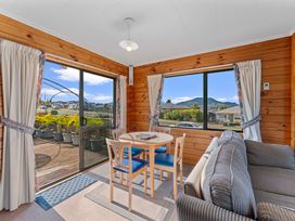 Getaway on Grove - Lake Taupo Holiday Home -  - 1160072 - thumbnail photo 3