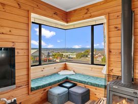 Getaway on Grove - Lake Taupo Holiday Home -  - 1160072 - thumbnail photo 5