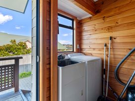 Getaway on Grove - Lake Taupo Holiday Home -  - 1160072 - thumbnail photo 15