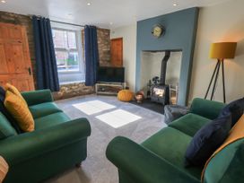 3 bedroom Cottage for rent in Brough