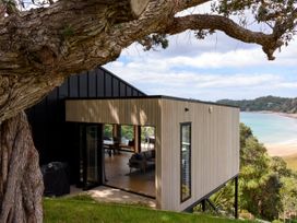 Private Beach Sanctuary - Matapouri Holiday Home -  - 1160289 - thumbnail photo 1