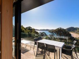 Private Beach Sanctuary - Matapouri Holiday Home -  - 1160289 - thumbnail photo 4