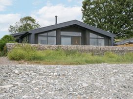 3 bedroom Cottage for rent in Spark Bridge