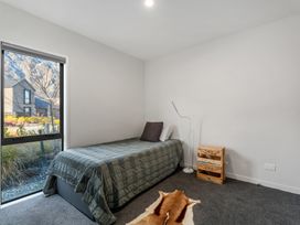 A Remarkable Retreat - Queenstown Holiday Home -  - 1160446 - thumbnail photo 16