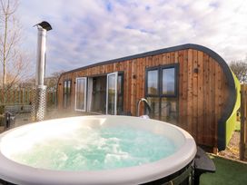 2 bedroom Cottage for rent in Newport Town