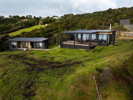 Slice of Paradise - Waipu Cove Holiday Home -  - 1160725 - thumbnail photo 2