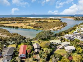 River Ridge Retreat - Ruakaka Holiday Home -  - 1160827 - thumbnail photo 32