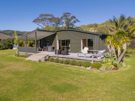 Wai Whare -  Kūaotunu Holiday Home -  - 1160906 - thumbnail photo 1