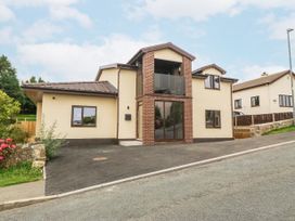 5 bedroom Cottage for rent in Benllech