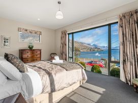 Frankton Arm Vista - Queenstown Holiday Home -  - 1161268 - thumbnail photo 10