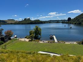 Lakefront Living - Lake Rotoiti Holiday Home -  - 1161269 - thumbnail photo 3