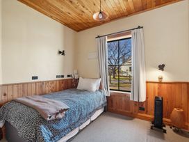 Charming Stone Cottage  - Wanaka Holiday Home -  - 1161271 - thumbnail photo 13