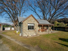 Charming Stone Cottage  - Wanaka Holiday Home -  - 1161271 - thumbnail photo 17