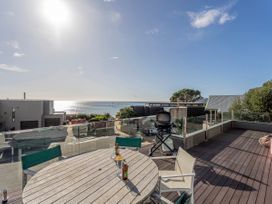 Ocean View Beach Beauty - Tairua Holiday Home -  - 1161273 - thumbnail photo 9