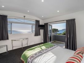 Ocean View Beach Beauty - Tairua Holiday Home -  - 1161273 - thumbnail photo 16