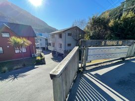 OK Holiday Unit #5 - Queenstown Holiday Apartment -  - 1161346 - thumbnail photo 21