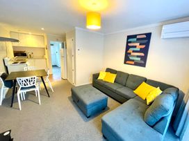 OK Holiday Unit #5 - Queenstown Holiday Apartment -  - 1161346 - thumbnail photo 1