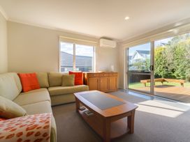 Relax on Cottage Court - Silverdale Holiday Home -  - 1161668 - thumbnail photo 5