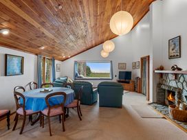 Lakefront Retreat - Lake Taupo Holiday Home -  - 1161781 - thumbnail photo 7