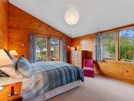 Lakefront Retreat - Lake Taupo Holiday Home -  - 1161781 - thumbnail photo 16