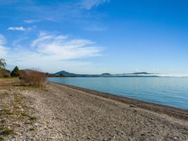 Lakefront Retreat - Lake Taupo Holiday Home -  - 1161781 - thumbnail photo 39