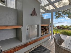 Harbourside Views - One Tree Point Holiday Home -  - 1161862 - thumbnail photo 7