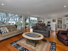 Harbourside Views - One Tree Point Holiday Home -  - 1161862 - thumbnail photo 8