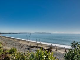 Coastal Embrace - Te Awanga Seaview Escape -  - 1161863 - thumbnail photo 34