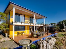 Coastal Embrace - Te Awanga Seaview Escape -  - 1161863 - thumbnail photo 2