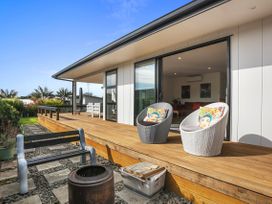 Beachy Serenity - Waihi Beach Holiday Home -  - 1161960 - thumbnail photo 11