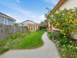 Montague Manor - Wellington Holiday Home -  - 1162146 - thumbnail photo 24