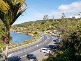 Trout Pool House - Okere Falls Lakeside Retreat -  - 1162347 - thumbnail photo 20