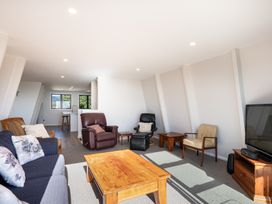 Sunset Shores - Paraparaumu Beach Retreat -  - 1162455 - thumbnail photo 12