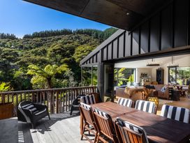 Nature's Luxury - Moetapu Bay Holiday Home -  - 1162756 - thumbnail photo 6