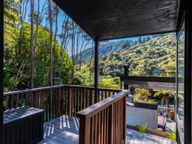 Nature's Luxury - Moetapu Bay Holiday Home -  - 1162756 - thumbnail photo 40