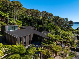 Nature's Luxury - Moetapu Bay Holiday Home -  - 1162756 - thumbnail photo 41